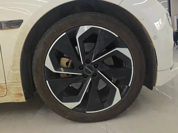 Zeekr 001 2023