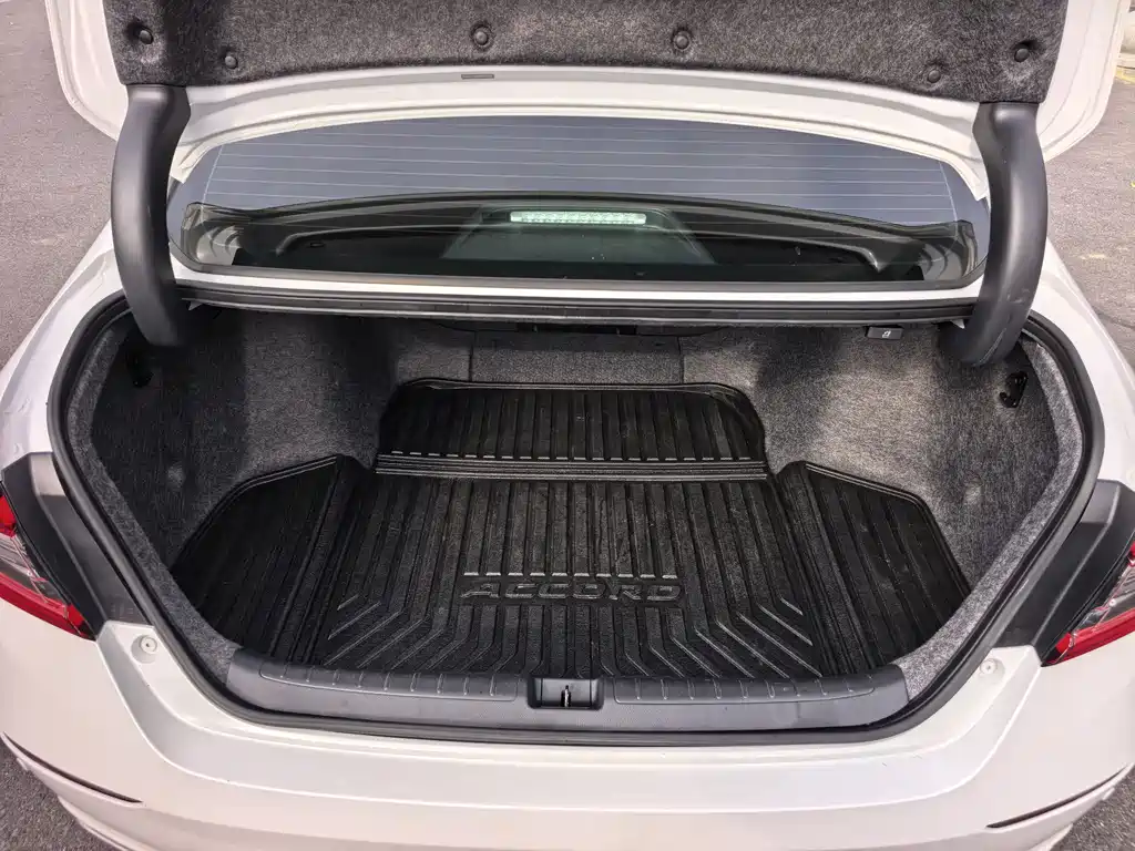 Honda Accord 2022 — фото 17