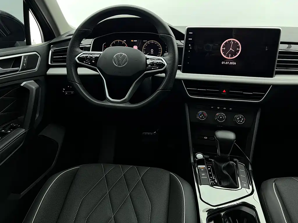 Volkswagen Tiguan L 2023 — фото 13