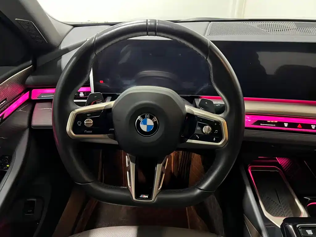BMW 5 Series 2024 — фото 13