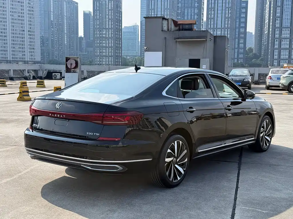 Volkswagen Passat 2021 — фото 10