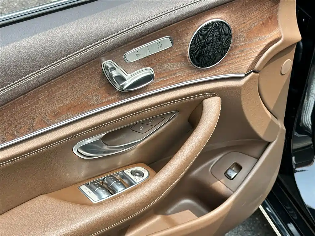 Mercedes-Benz E-Class 2022 — фото 5