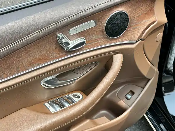 Mercedes-Benz E-Class 2022