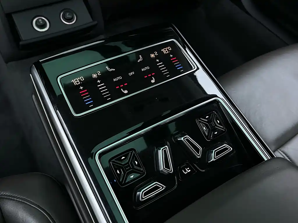 Audi A8 2019 — фото 8