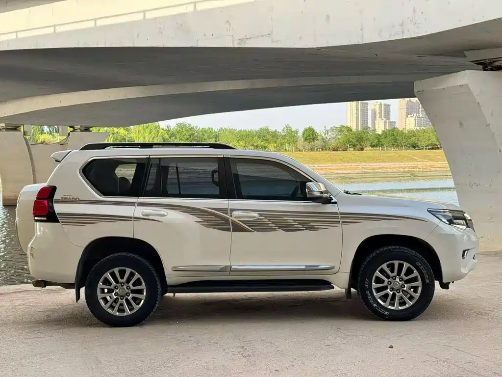 Toyota Prado 2019 — фото 3
