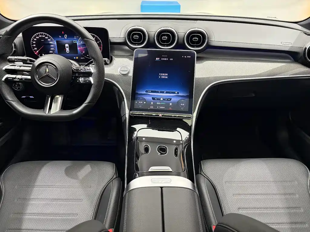 Mercedes-Benz C-Class 2023 — фото 7
