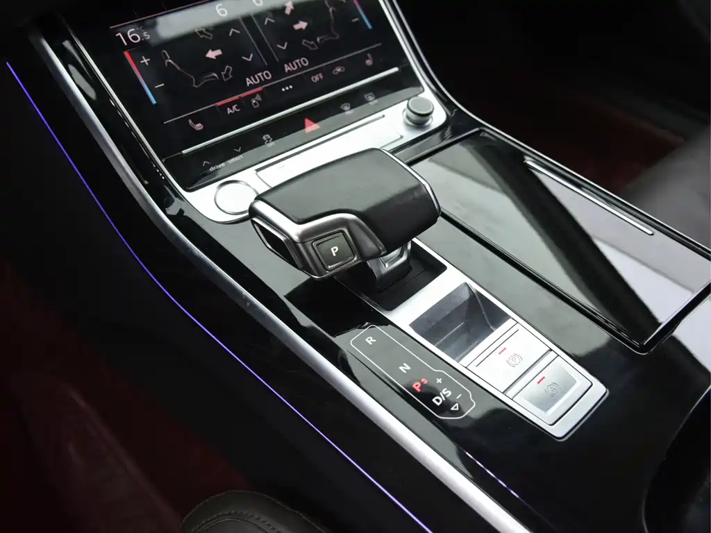 Audi A8 2020 — фото 9