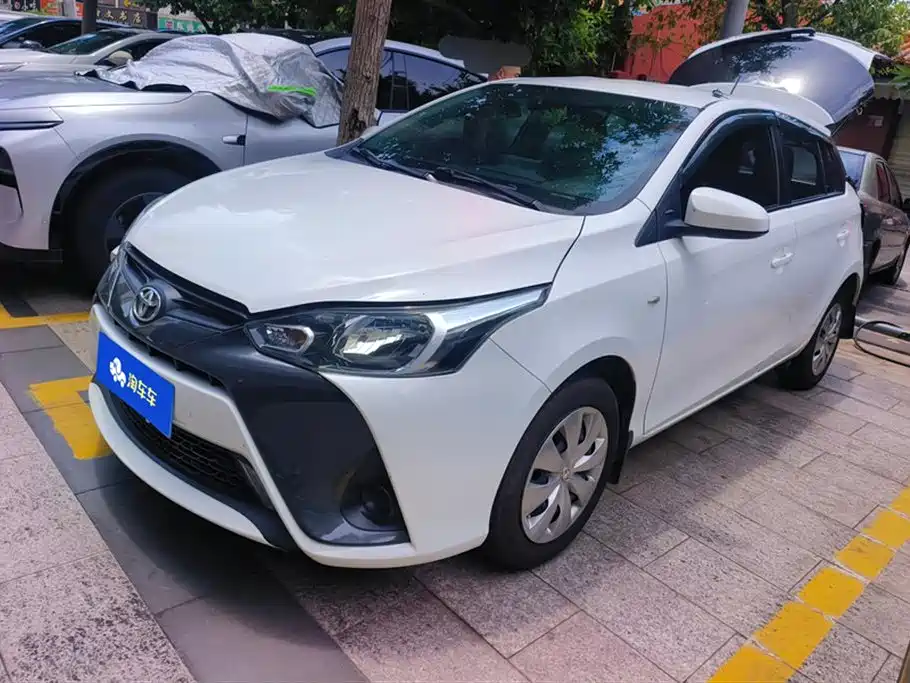 Toyota Yaris L 2020 — фото 1