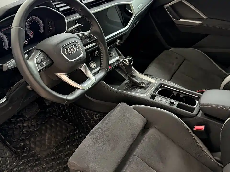 Audi Q3 2023 — фото 15