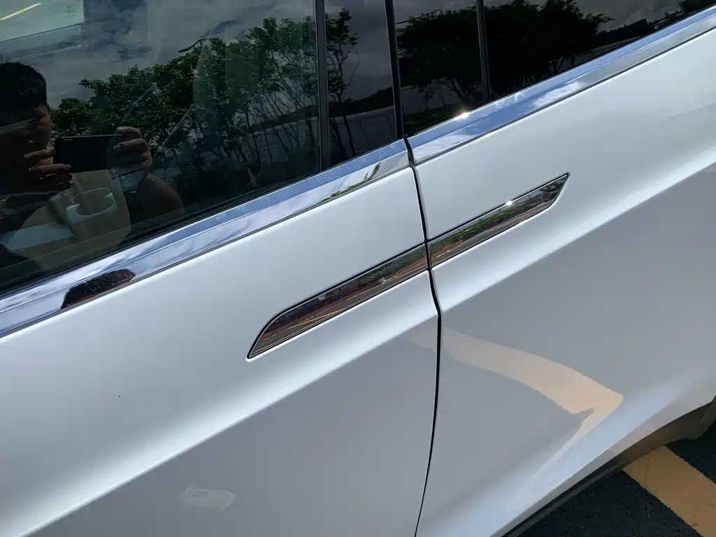Tesla Model X 2016 — фото 12