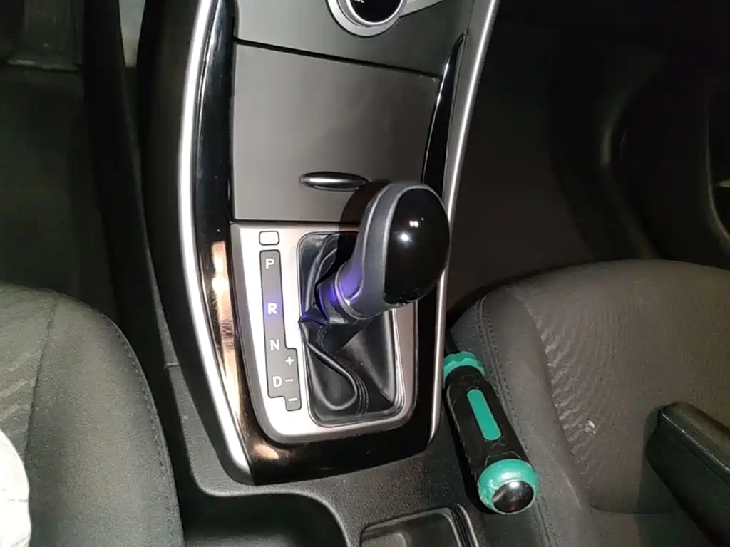Hyundai Elantra 2018 — фото 14
