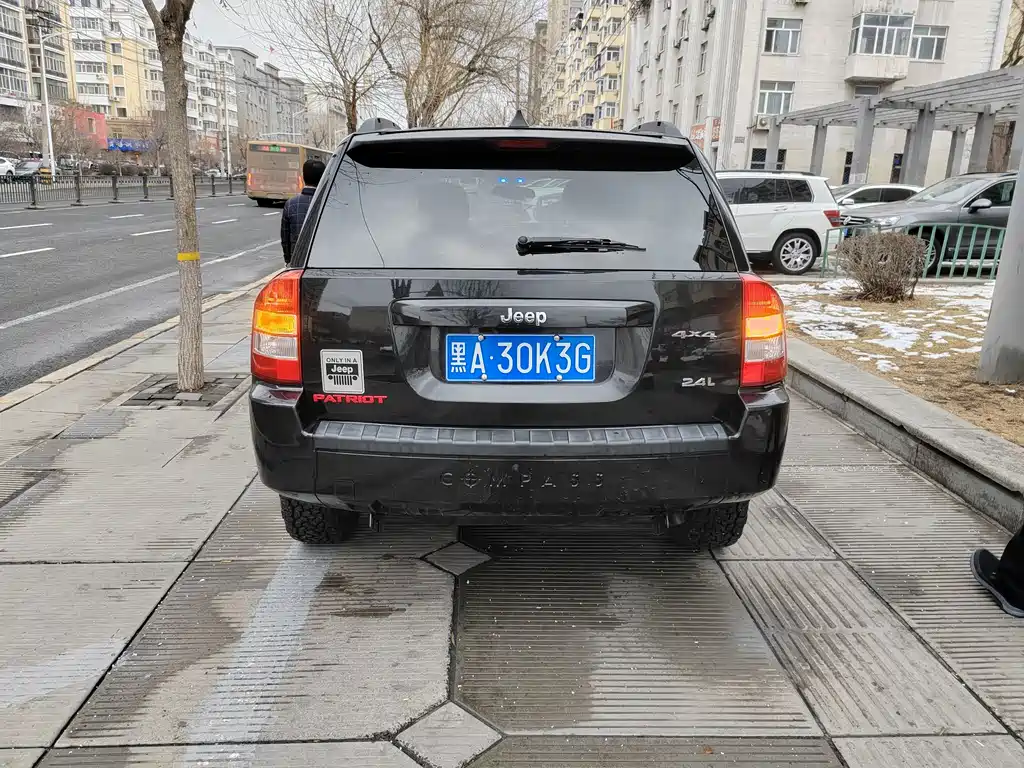Jeep Compass 2010 — фото 4