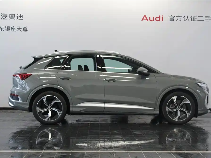 Audi Q4 e-tron 2023 — фото 4