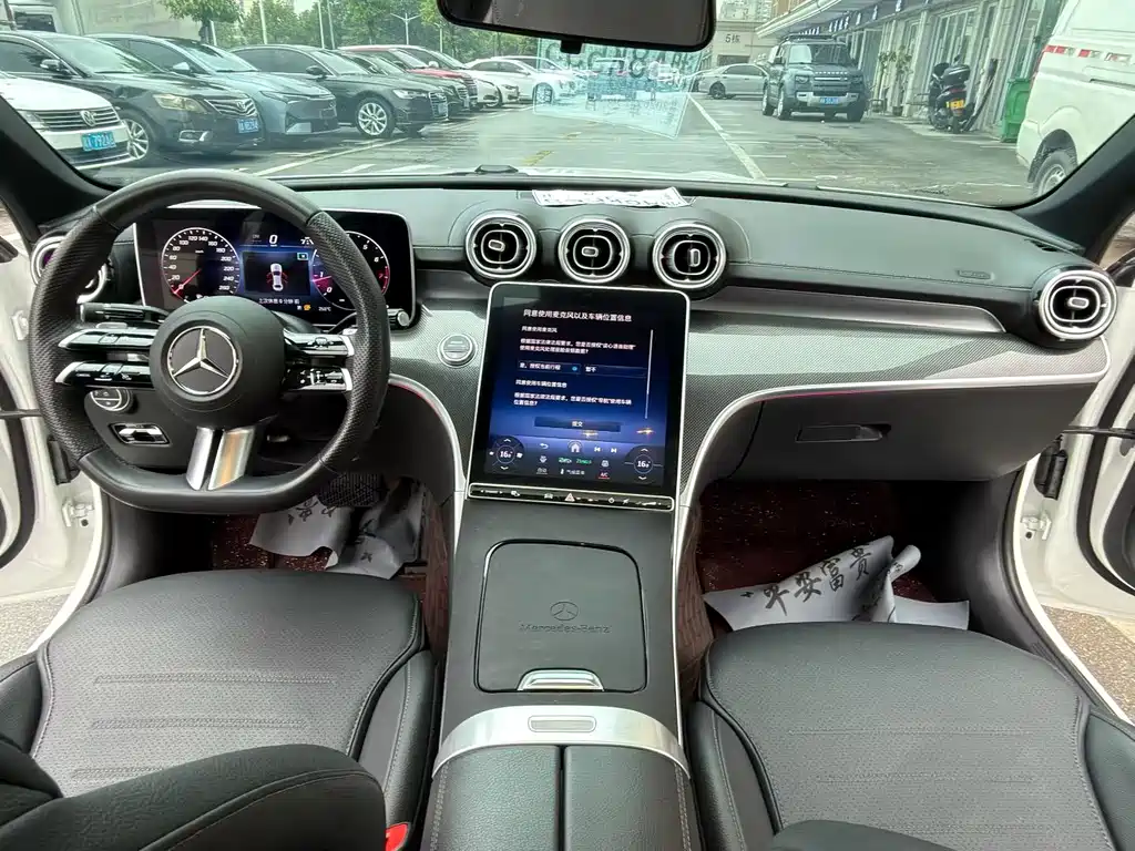 Mercedes-Benz C-Class 2024