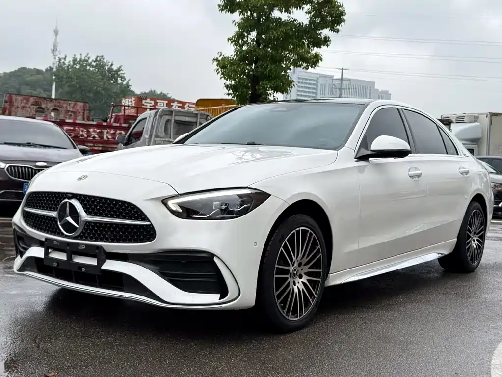 Mercedes-Benz C-Class 2024