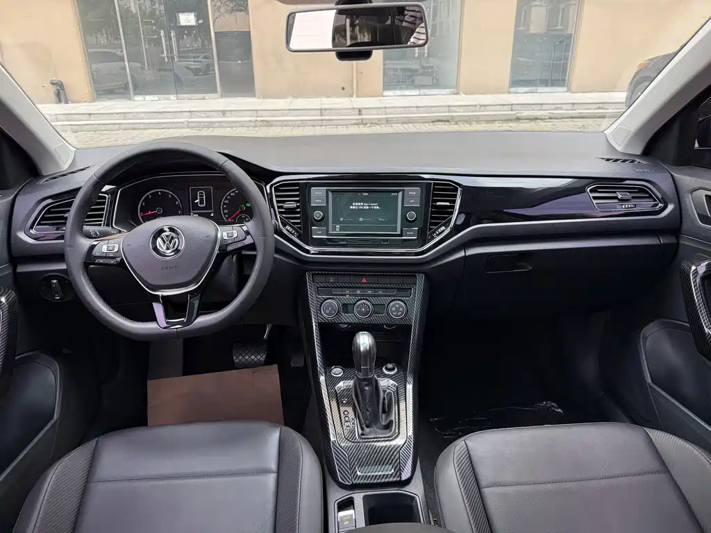 Volkswagen T-Roc 2018 — фото 11