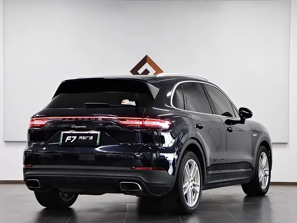 Porsche Cayenne Hybrid 2021 — фото 6