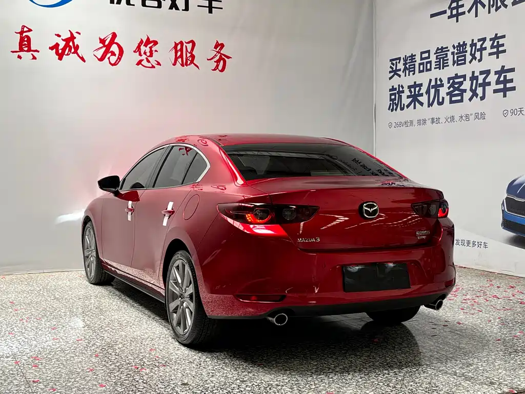 Mazda 3 Axela 2023 — фото 16