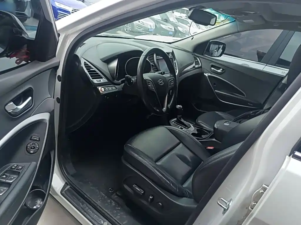 Hyundai Santa Fe 2016 — фото 11