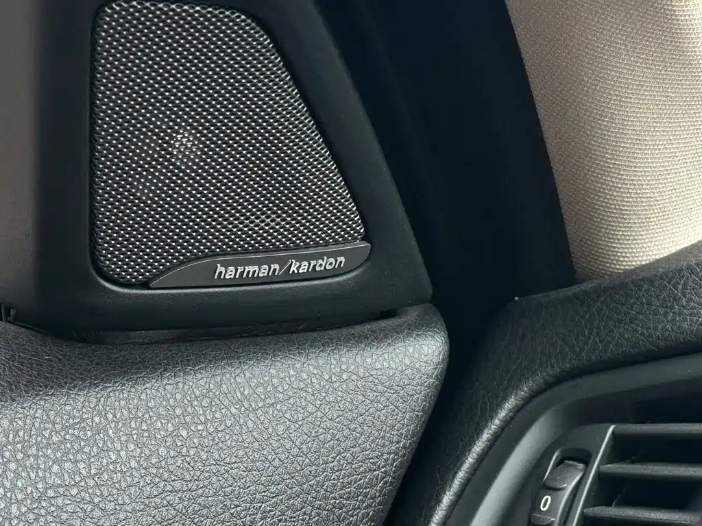 BMW 5 Series 2016 — фото 14