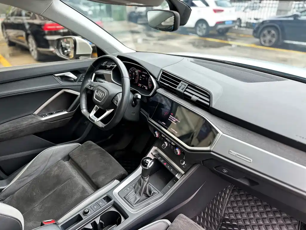 Audi Q3 2022 — фото 10