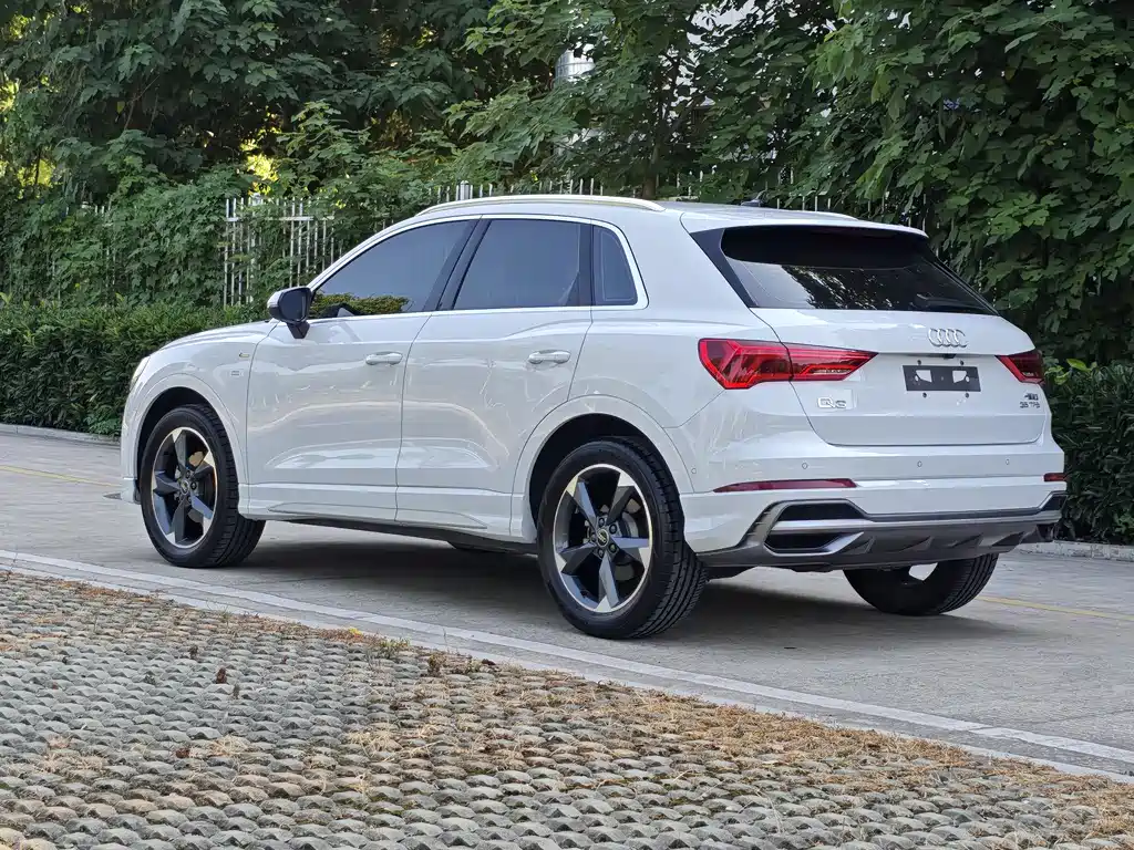 Audi Q3 2022 — фото 6