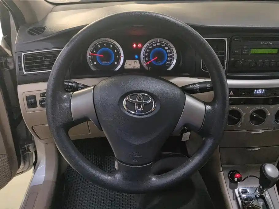 Toyota Corolla 2015 — фото 15