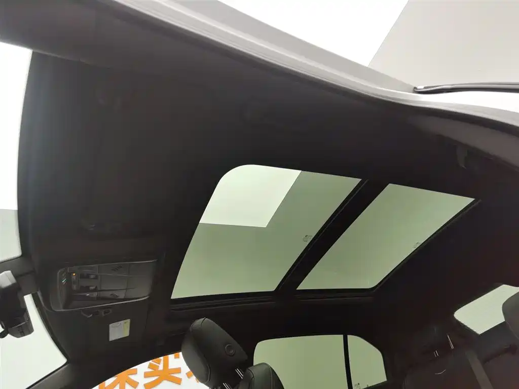 Cadillac XT4 2019 — фото 14