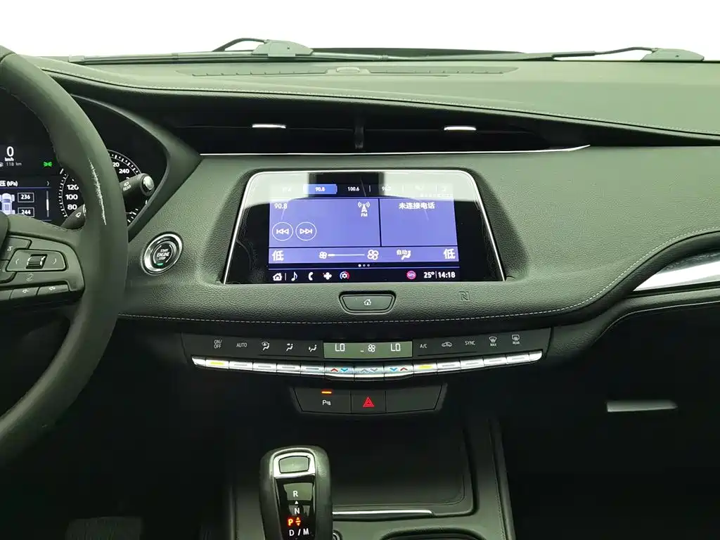 Cadillac XT4 2019 — фото 12