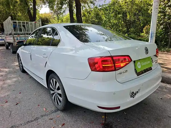 Volkswagen Sagitar 2018