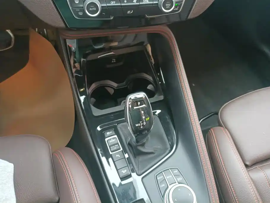BMW X2 2022 — фото 16