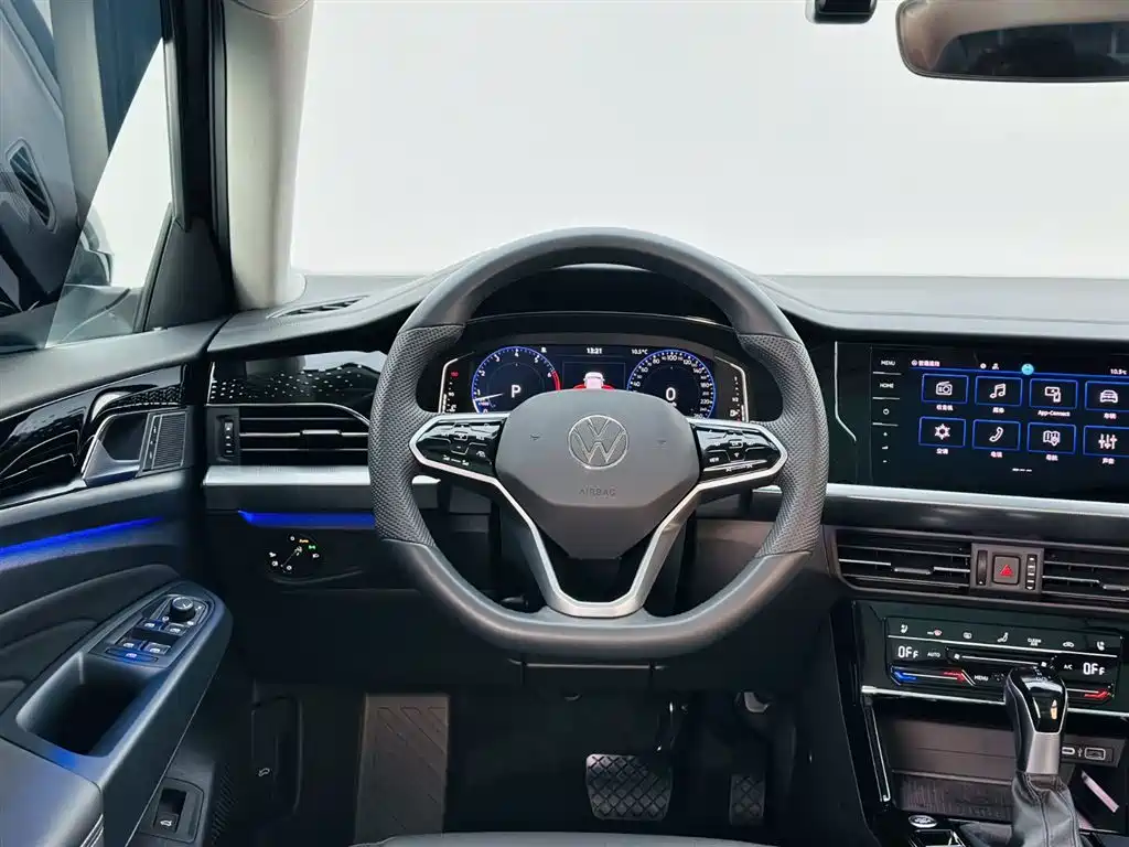 Volkswagen Passat 2023 — фото 17