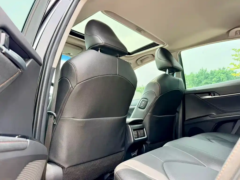 Toyota Camry 2023 — фото 14