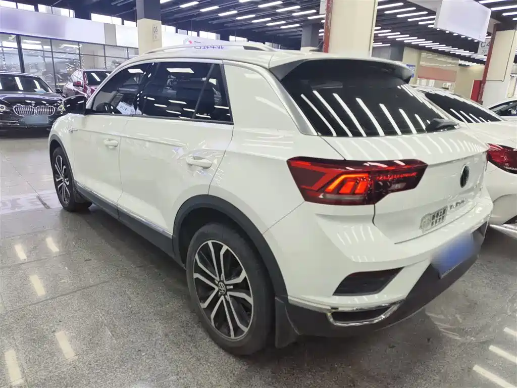 Volkswagen T-Roc 2021 — фото 5