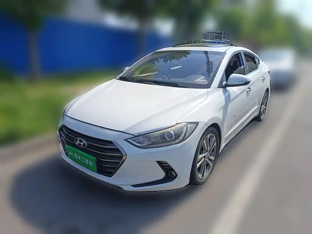 Hyundai Elantra 2018 — фото 2