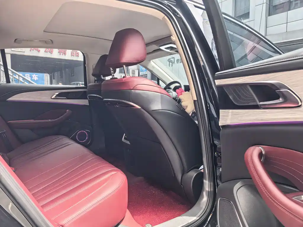 Hongqi H5 PHEV 2025 — фото 11
