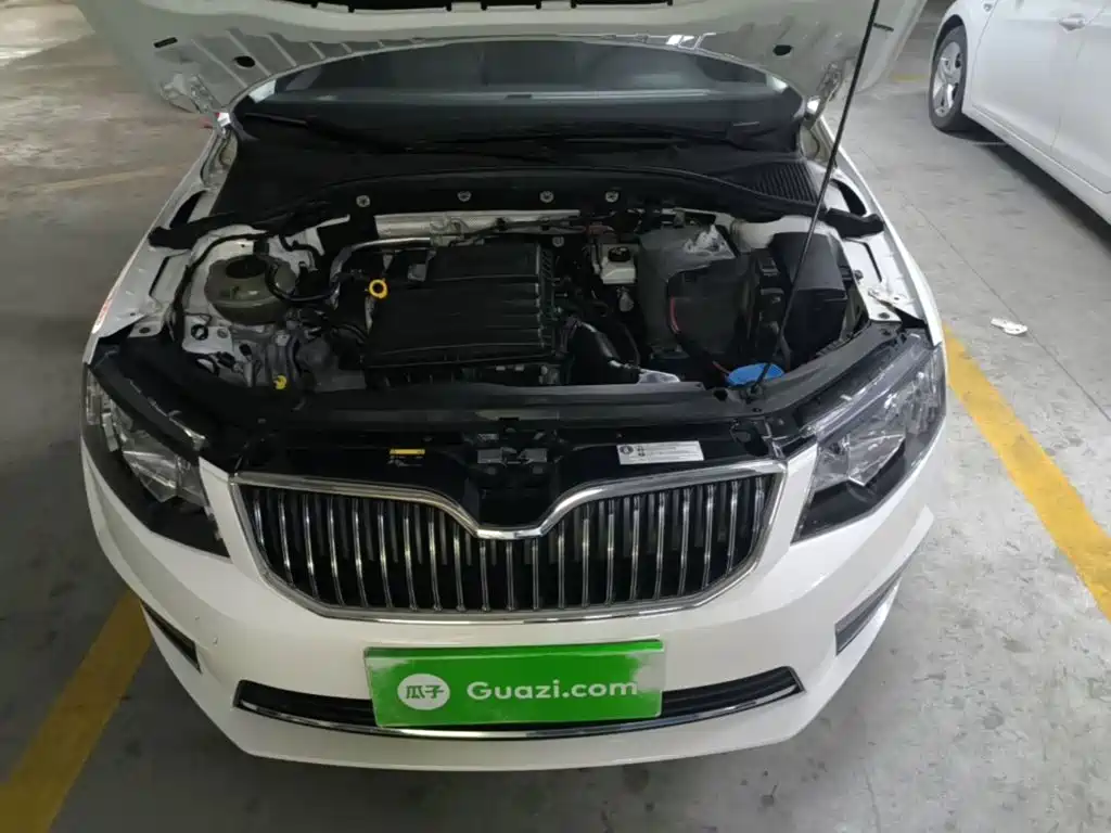 Skoda Octavia 2016 — фото 20