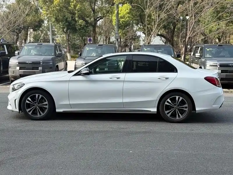 Mercedes-Benz C-Class 2019