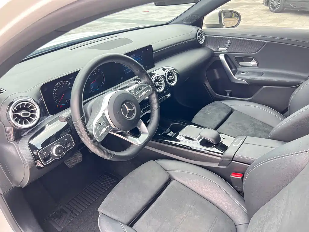 Mercedes-Benz A-Class 2020 — фото 10