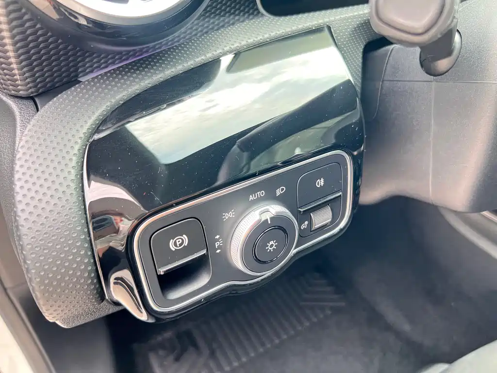 Mercedes-Benz A-Class 2020 — фото 21