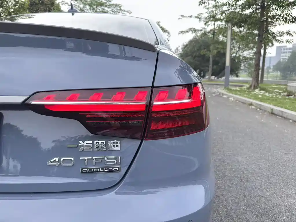 Audi A4L 2022 — фото 12