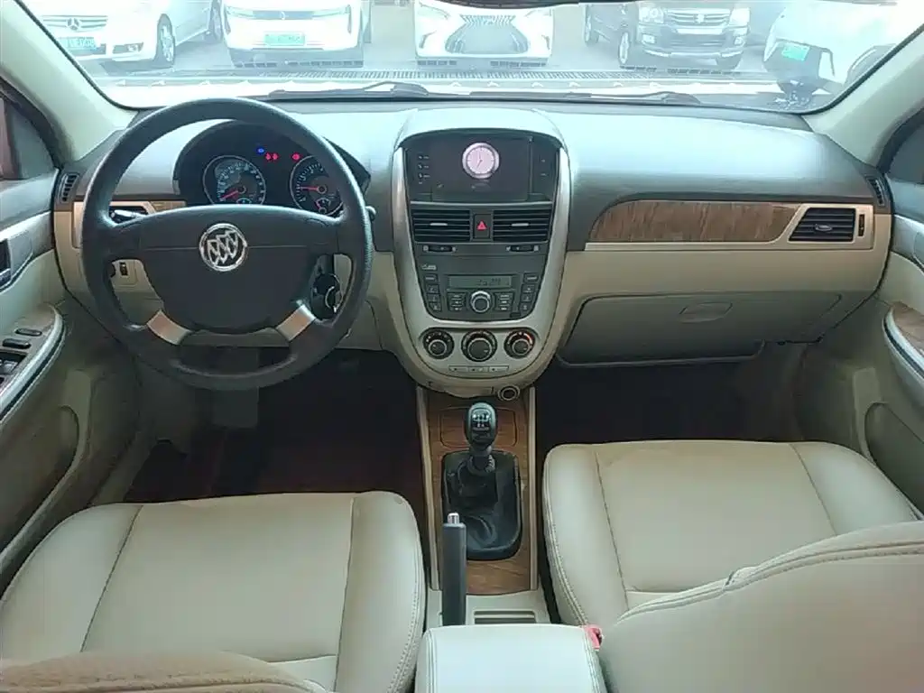 Buick Excelle 2016 — фото 10