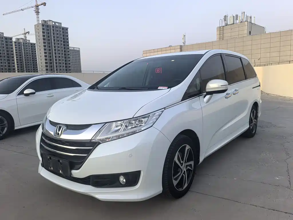 Honda Odyssey 2018 — фото 2