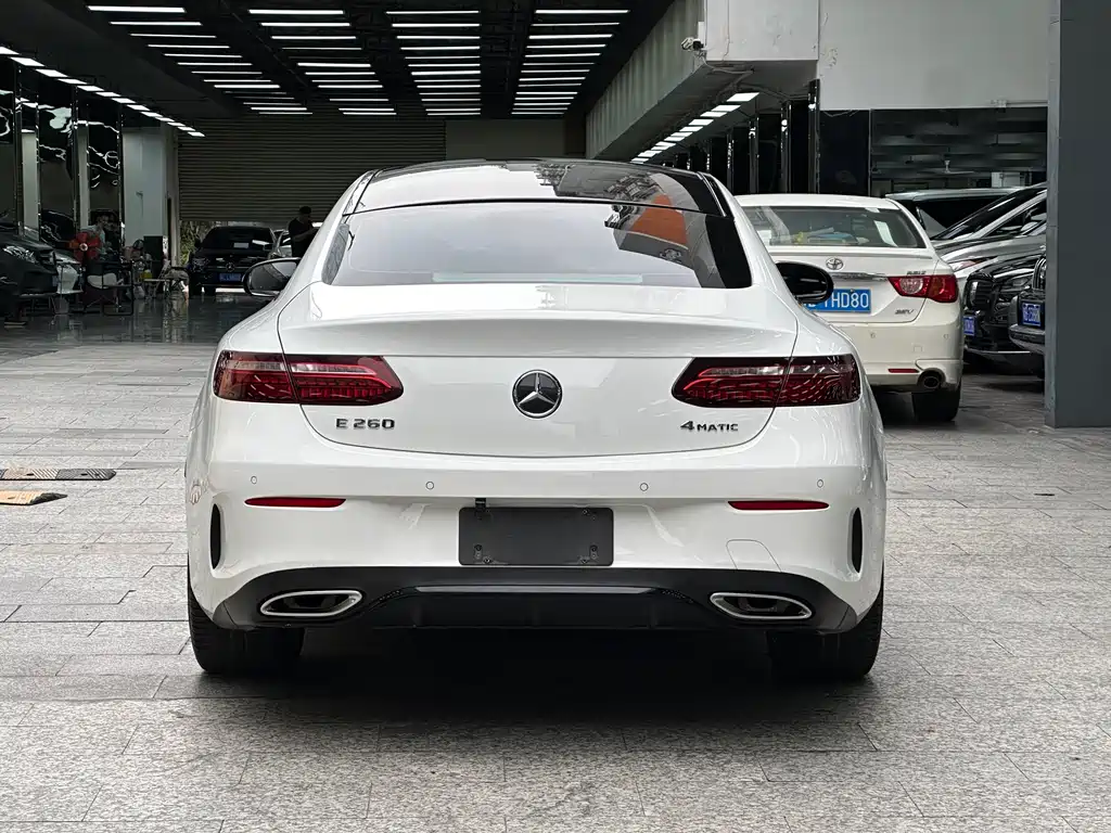 Mercedes-Benz E-Class 2022 — фото 15