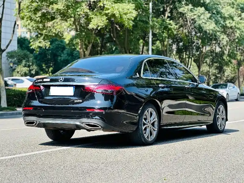Mercedes-Benz E-Class 2019 — фото 12