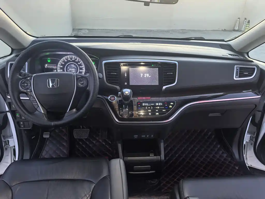 Honda Odyssey 2018 — фото 13