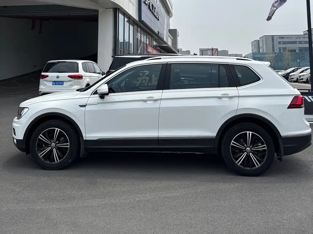 Volkswagen Tiguan L 2019 — фото 3