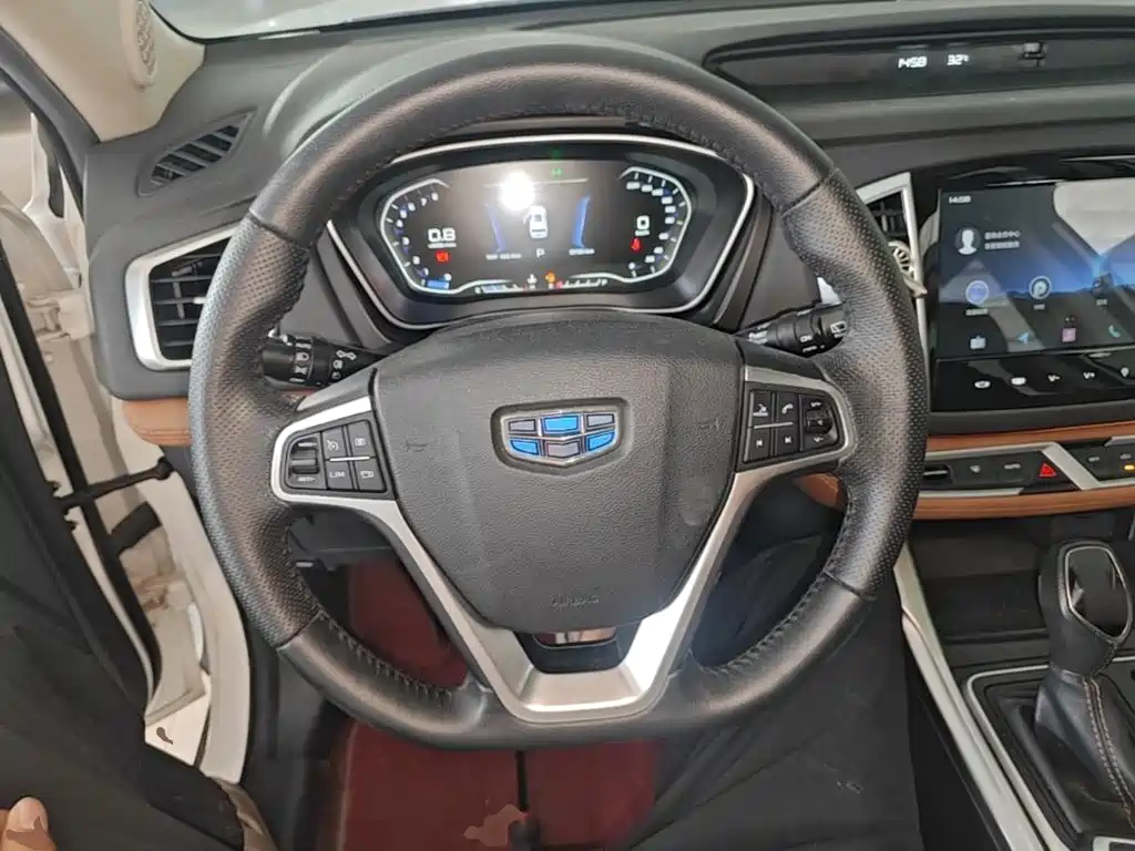 Geely Vision X6 2018 — фото 11