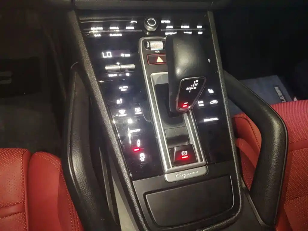 Porsche Cayenne 2019 — фото 14