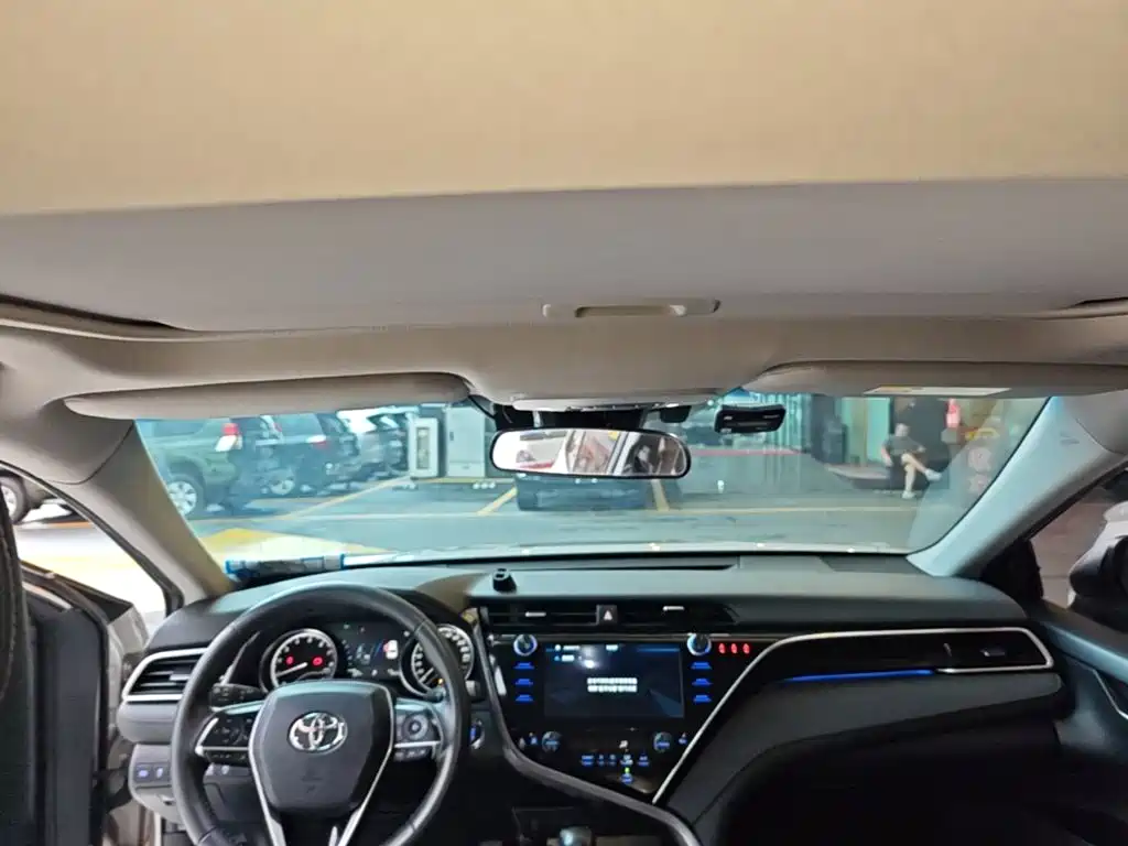 Toyota Camry 2020 — фото 14